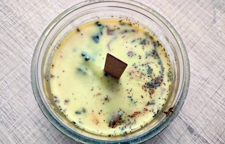 Światowy dzień recyclingu wykorzystanie szklanych opakowań po kosmetykach i jogurtach